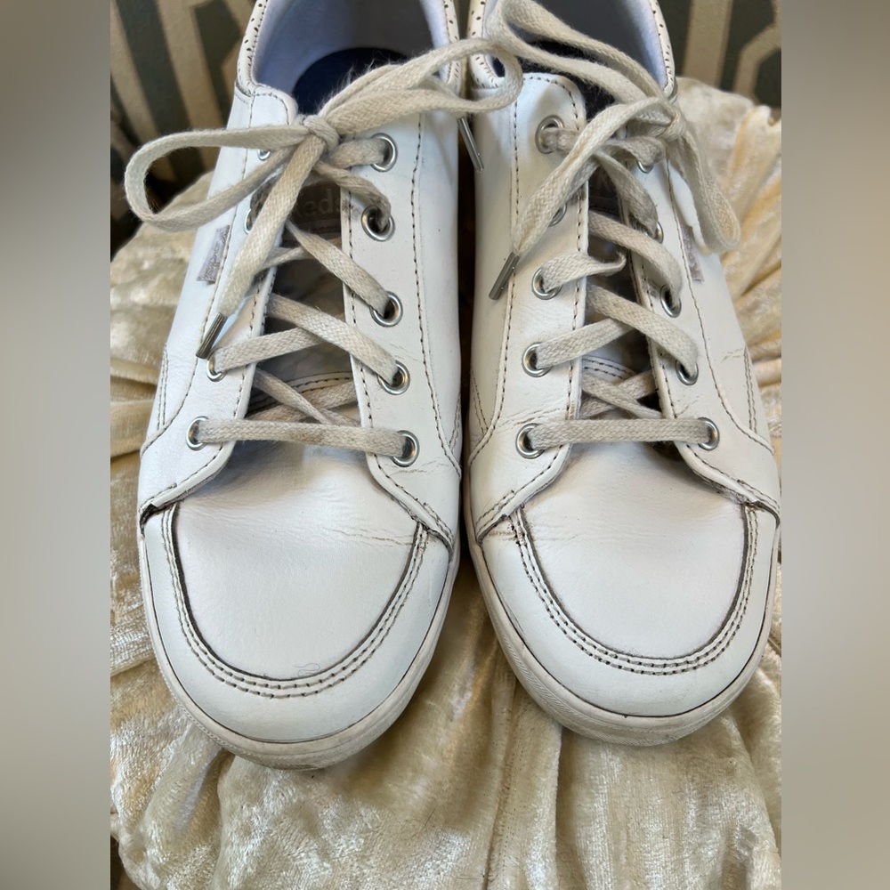 Size 9 White leather Keds GUC